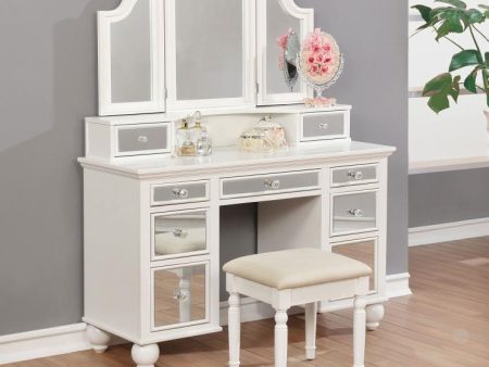 Reinhart White Vanity Set Discount